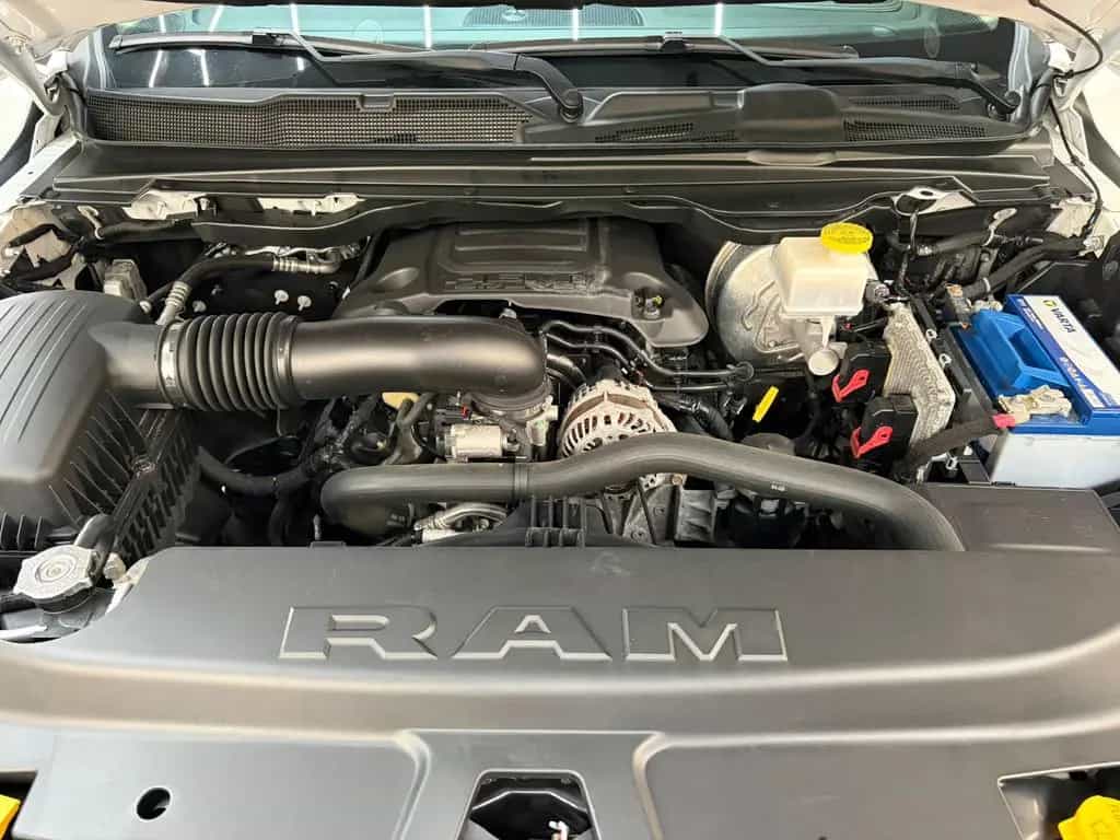 Dodge RAM 1500 Laramie Crew Cab 4x4 Kamera Leder LED 07/2020-photo-47