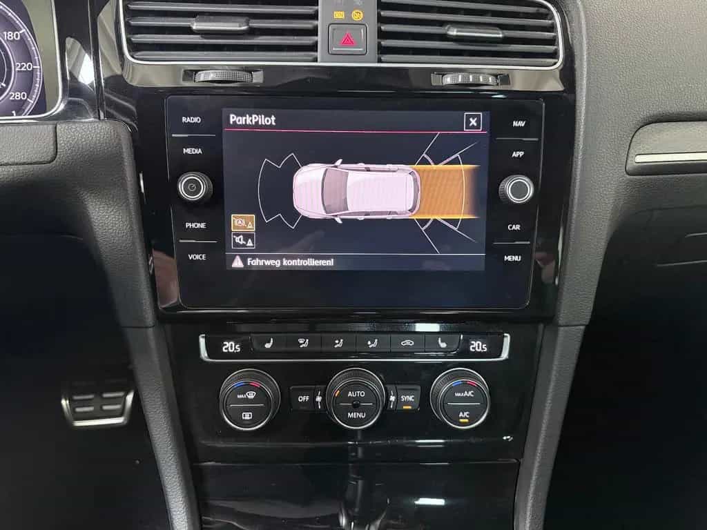 Volkswagen Golf VII Lim. GTI *Virtual*Dcc*Acc* 08/2018-photo-16