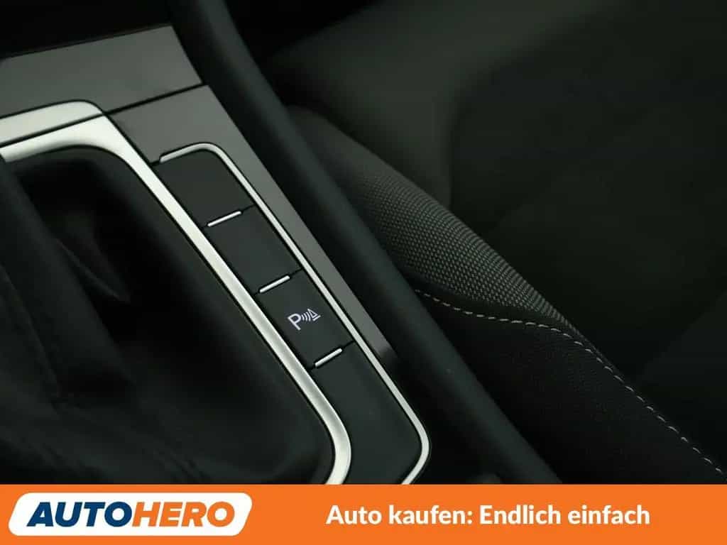 Volkswagen Golf VII 1.5 TSI ACT Highline BMT Aut.*NAVI*LED* 11/2019-photo-23
