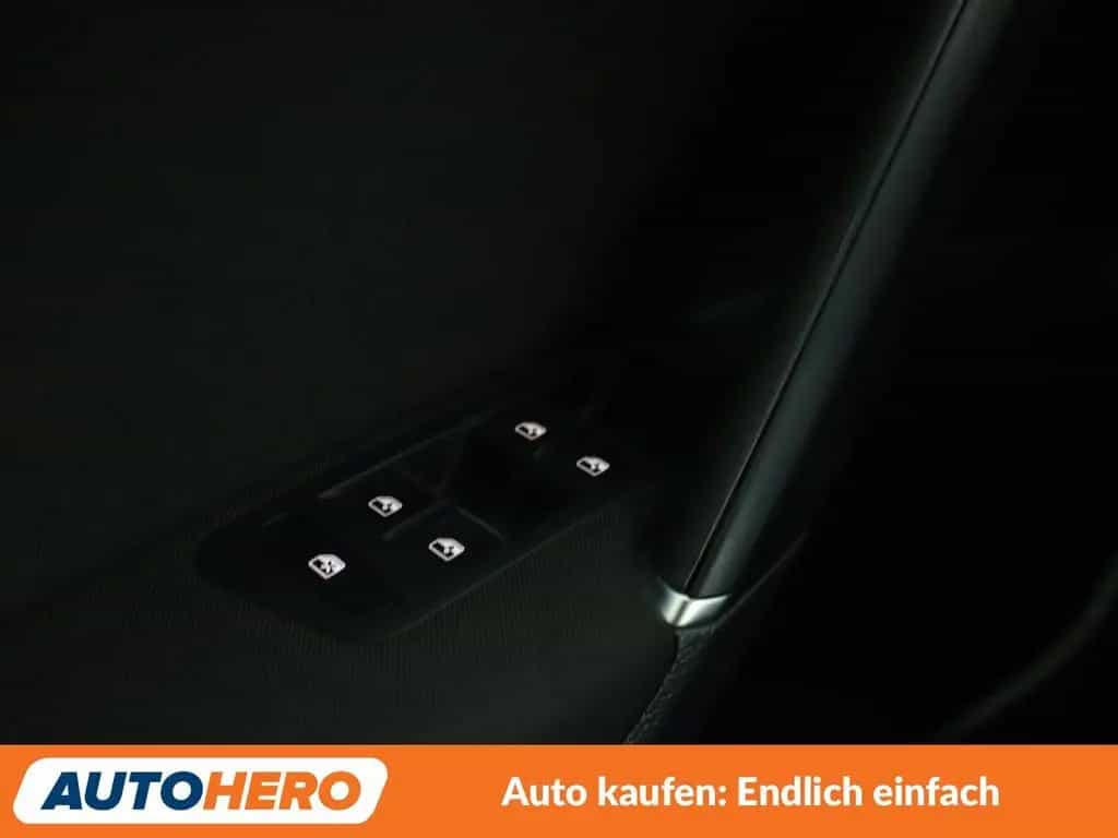 Volkswagen Golf VII 1.5 TSI ACT Highline BMT Aut.*NAVI*LED* 11/2019-photo-29