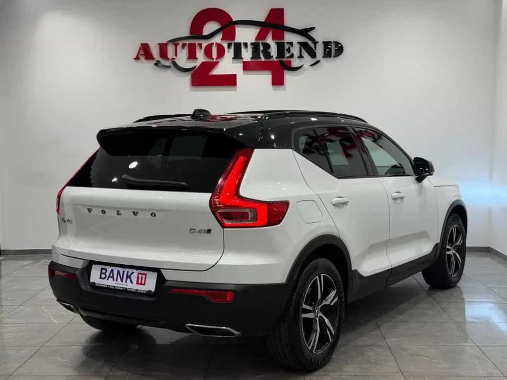 Volvo XC40 R Design AWD 1.HAND PANO+KAMERA+LED+AHK 05/2018-photo-11