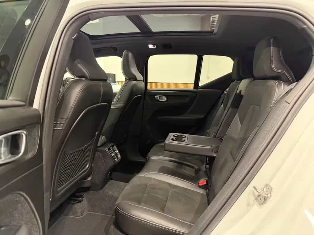 Volvo XC40 R Design AWD 1.HAND PANO+KAMERA+LED+AHK 05/2018-photo-16