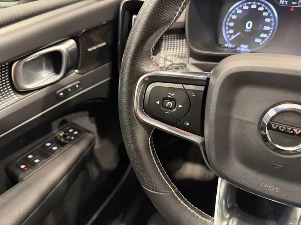 Volvo XC40 R Design AWD 1.HAND PANO+KAMERA+LED+AHK 05/2018-photo-25