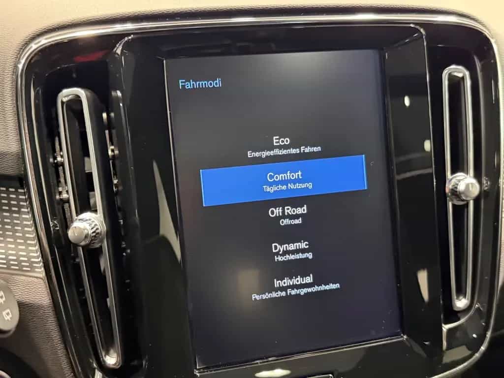Volvo XC40 R Design AWD 1.HAND PANO+KAMERA+LED+AHK 05/2018-photo-28