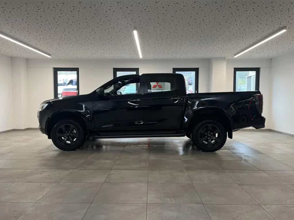 Isuzu D-Max 1.9L DoubleCab 4x4 LSE V-Cross LED ACC PDC 03/2026-photo-1