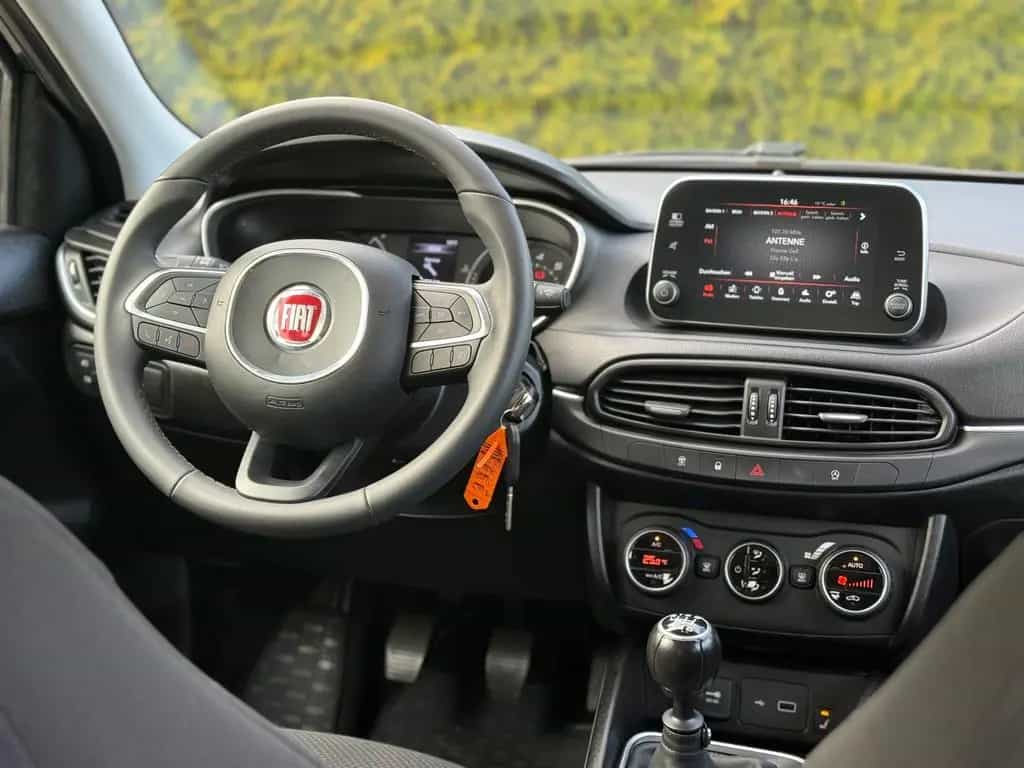 Fiat Tipo 1.4 Lounge *SHZ*MFL*LED*BLUETOOTH* 09/2019-photo-31