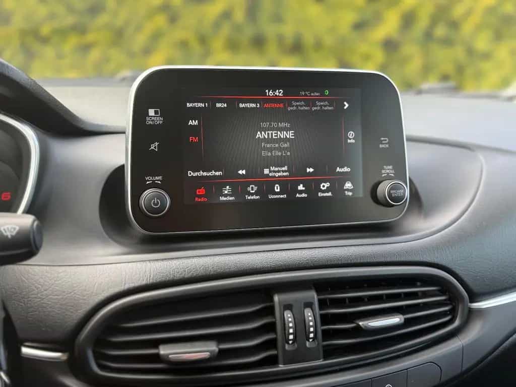 Fiat Tipo 1.4 Lounge *SHZ*MFL*LED*BLUETOOTH* 09/2019-photo-35