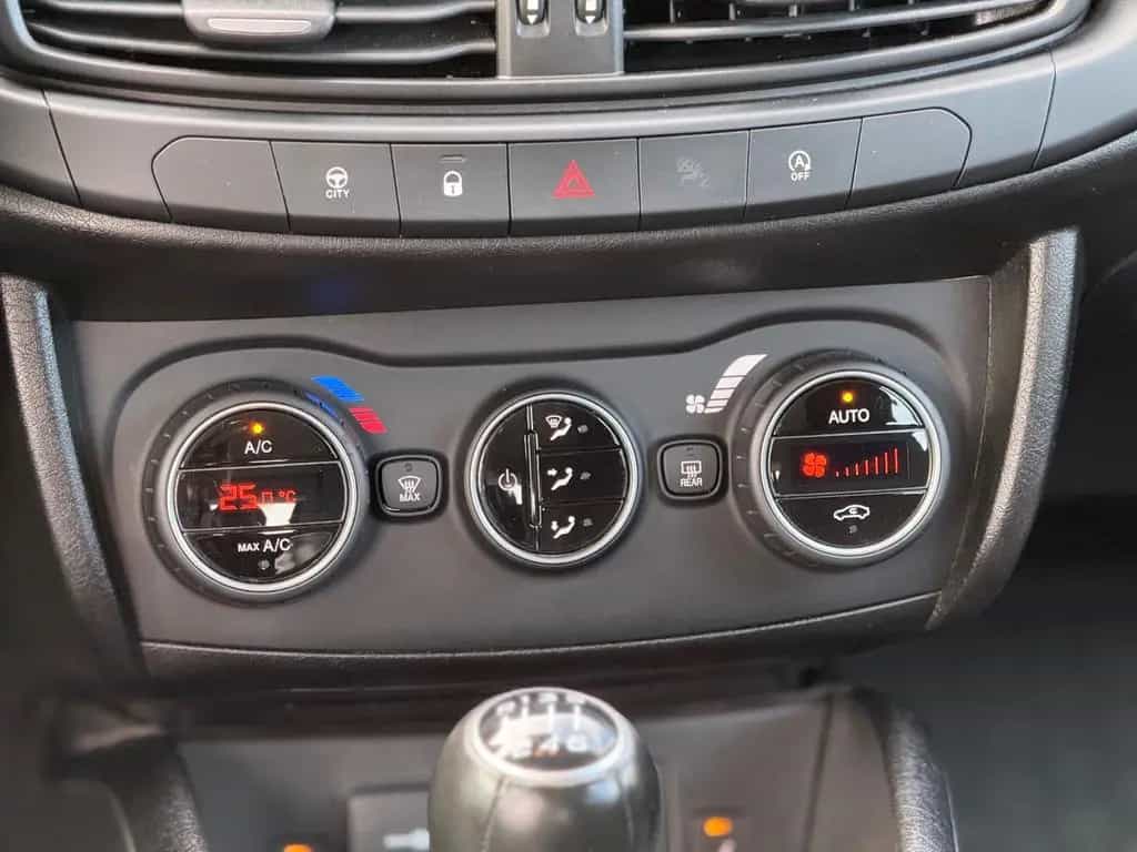 Fiat Tipo 1.4 Lounge *SHZ*MFL*LED*BLUETOOTH* 09/2019-photo-36
