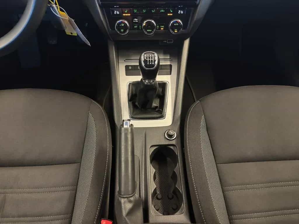 Skoda Octavia C. 1.0 TSI Tour TEMPOMAT+NAVI+PDC+SHZ 01/2020-photo-15