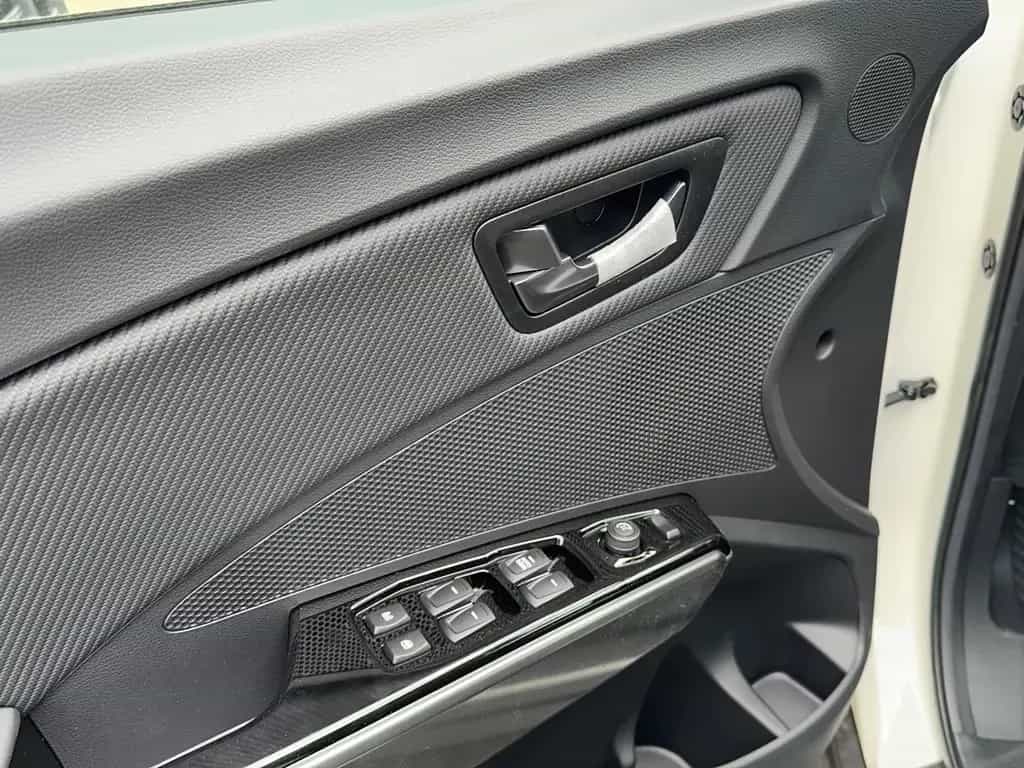 Ssangyong Tivoli Grand 1.5 Amber *RFK/Carplay* 03/2025-photo-12