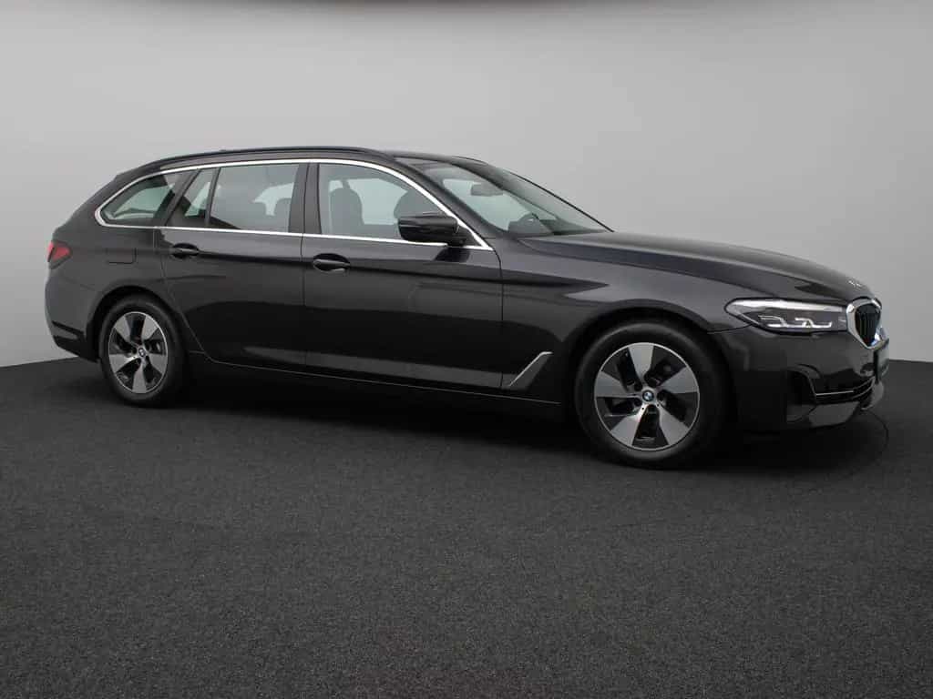 BMW 5 Series 520i PDC DAB CockPitPro Sitzhzg Alarm LED Leder 11/2022-photo-3