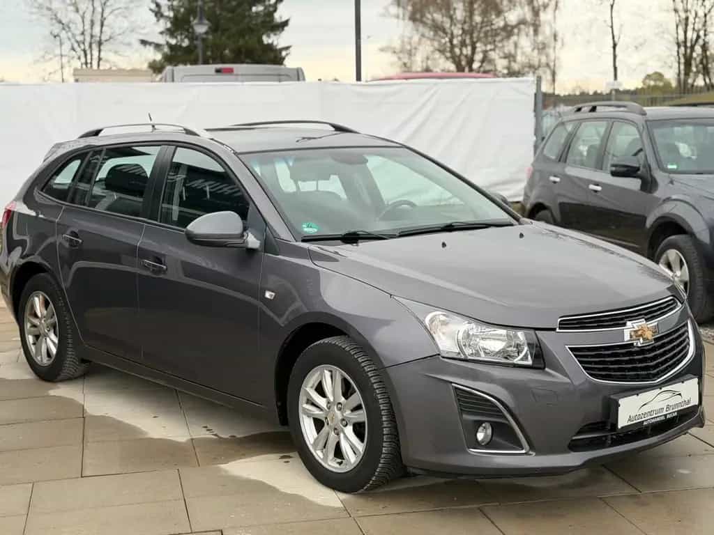 Chevrolet Cruze Station Wagon LT+ 1-Hd/ServiceNEU/TÜV01-27 07/2013-photo-2