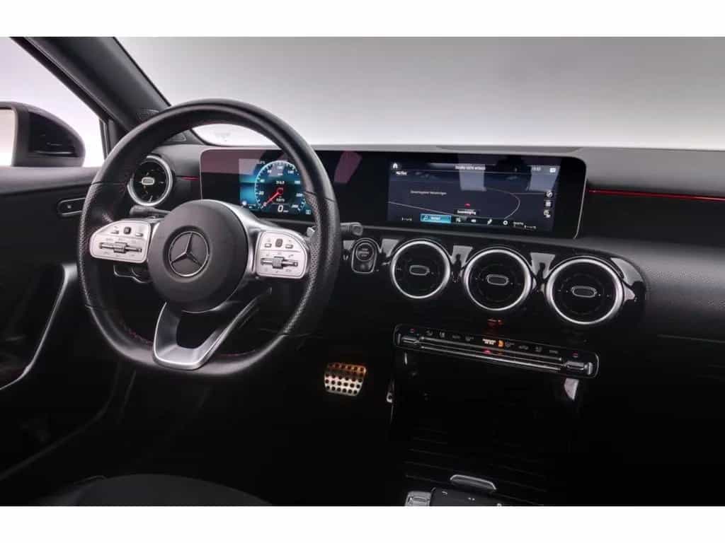 Mercedes-Benz A-Class 200 7G-DCT AMG Line+LED+NAVI+SHZ+KAMERA 01/2020-photo-11