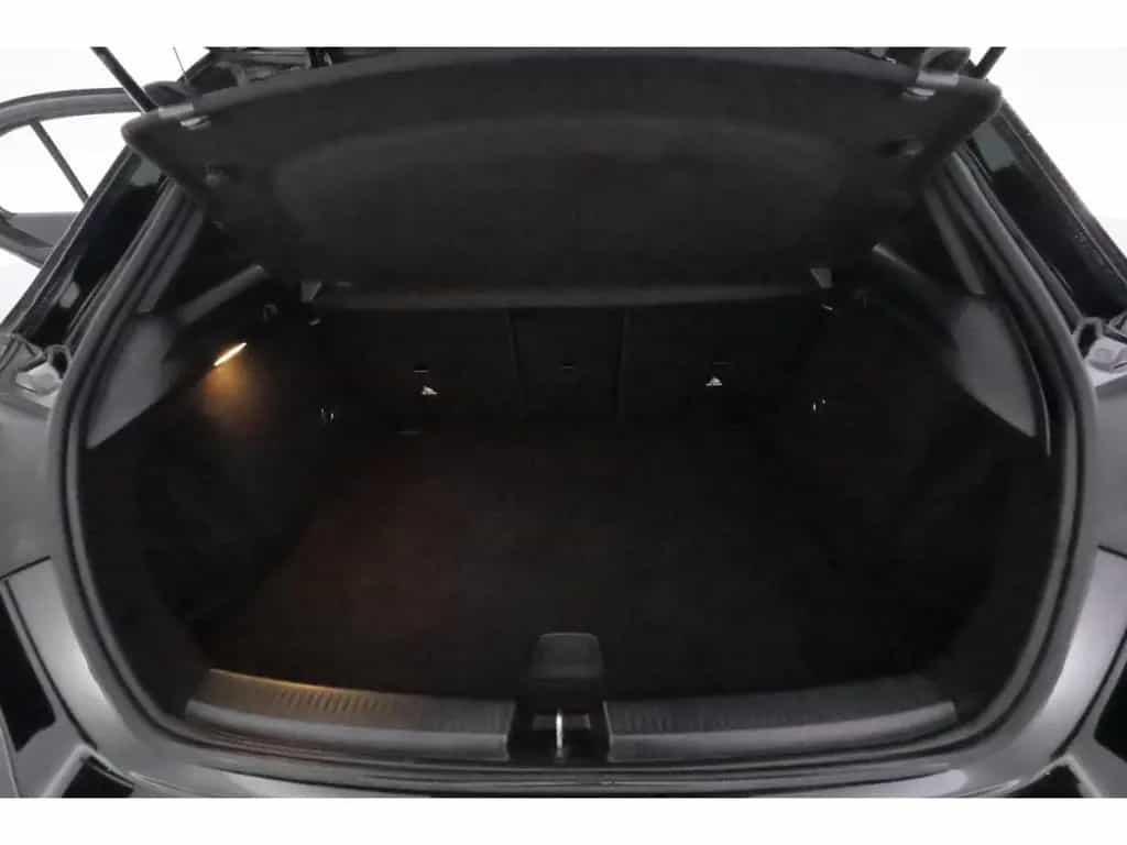Mercedes-Benz A-Class 200 7G-DCT AMG Line+LED+NAVI+SHZ+KAMERA 01/2020-photo-19