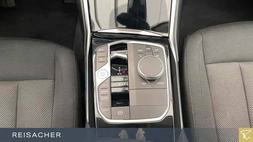 BMW 320 d A Tou LCPro HUD RFK PDC KlimaA DAB 17"LM 03/2023-photo-10