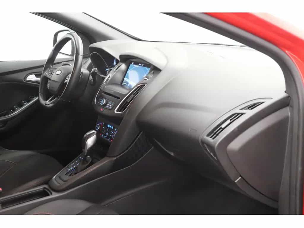 Ford Focus 1.5 EcoBoost ST-Line NAVI 03/2018-photo-17