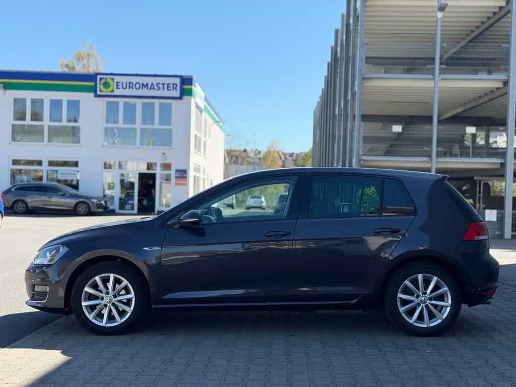 Volkswagen Golf VII Lim. Lounge BMT PDC Sitzheizung Alu 10/2015-photo-2