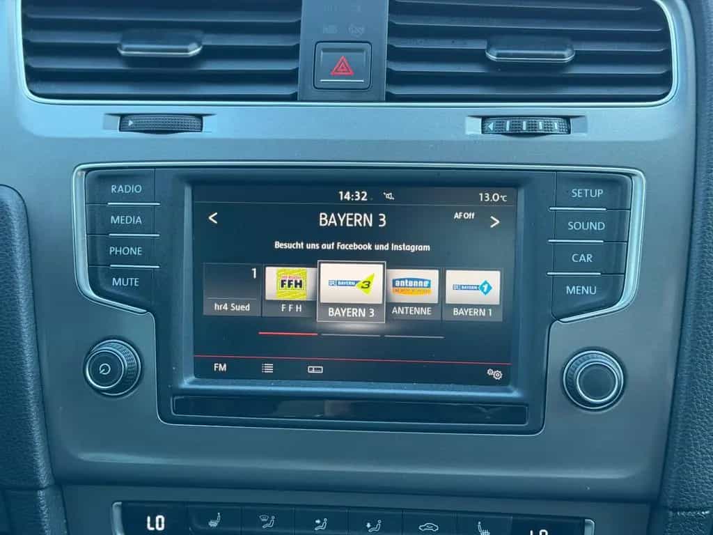 Volkswagen Golf VII Lim. Lounge BMT PDC Sitzheizung Alu 10/2015-photo-23