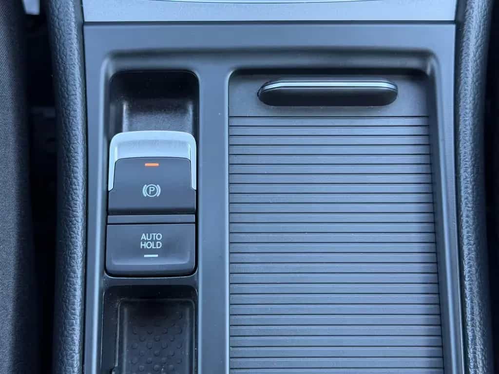 Volkswagen Golf VII Lim. Lounge BMT PDC Sitzheizung Alu 10/2015-photo-28