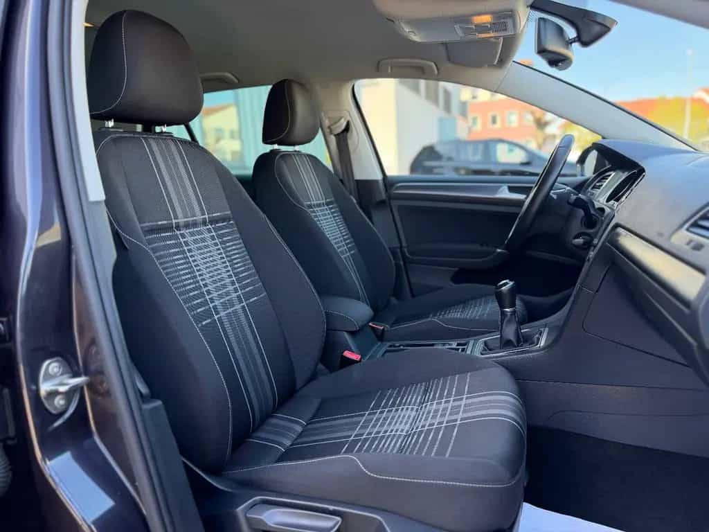 Volkswagen Golf VII Lim. Lounge BMT PDC Sitzheizung Alu 10/2015-photo-31