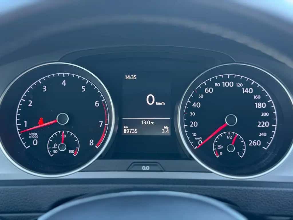 Volkswagen Golf VII Lim. Lounge BMT PDC Sitzheizung Alu 10/2015-photo-32