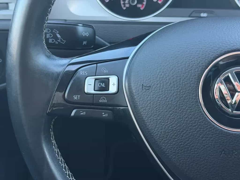 Volkswagen Golf VII Lim. Lounge BMT PDC Sitzheizung Alu 10/2015-photo-33