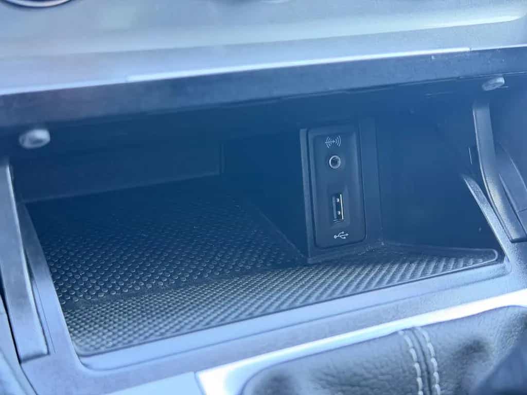 Volkswagen Golf VII Lim. Lounge BMT PDC Sitzheizung Alu 10/2015-photo-36