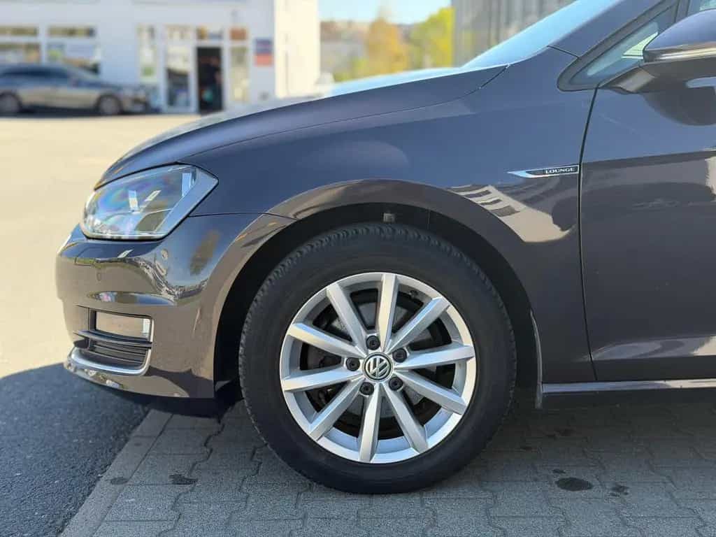 Volkswagen Golf VII Lim. Lounge BMT PDC Sitzheizung Alu 10/2015-photo-9