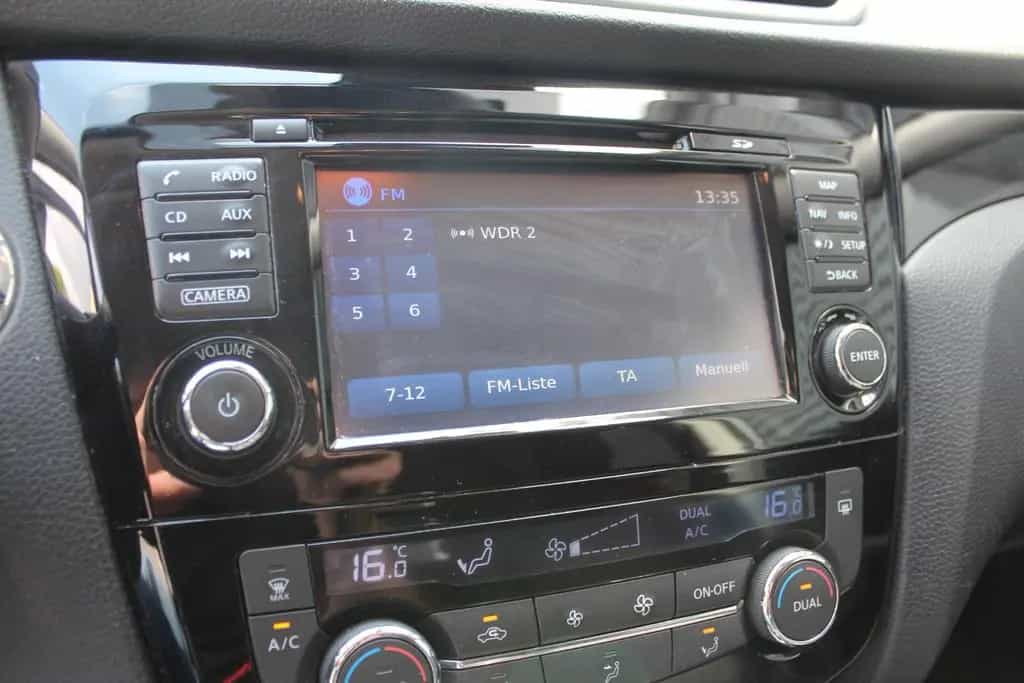 Nissan Qashqai N-CONNECTA KLIMA NAVI KAMERA PDC ALU 04/2016-photo-12