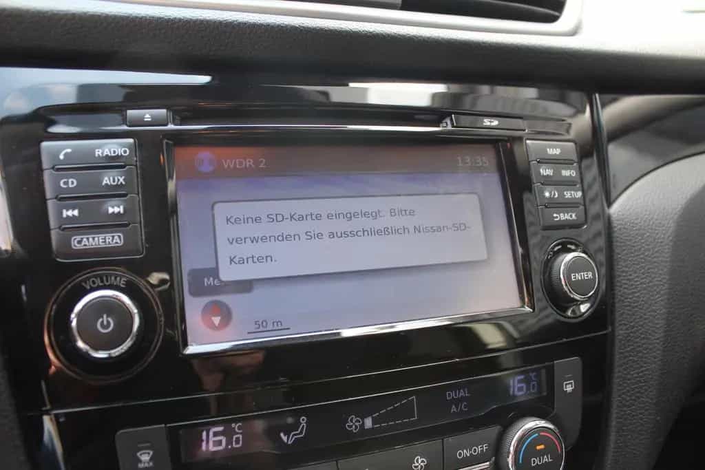Nissan Qashqai N-CONNECTA KLIMA NAVI KAMERA PDC ALU 04/2016-photo-20