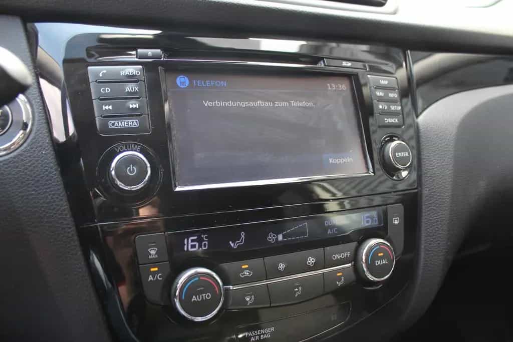 Nissan Qashqai N-CONNECTA KLIMA NAVI KAMERA PDC ALU 04/2016-photo-21