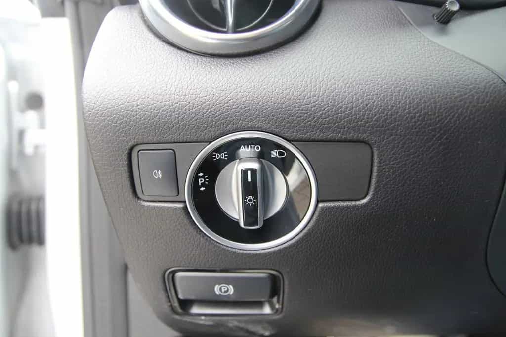 Mercedes-Benz Roadster SLC 200 Automatik/LED/ Leder 01/2019-photo-22
