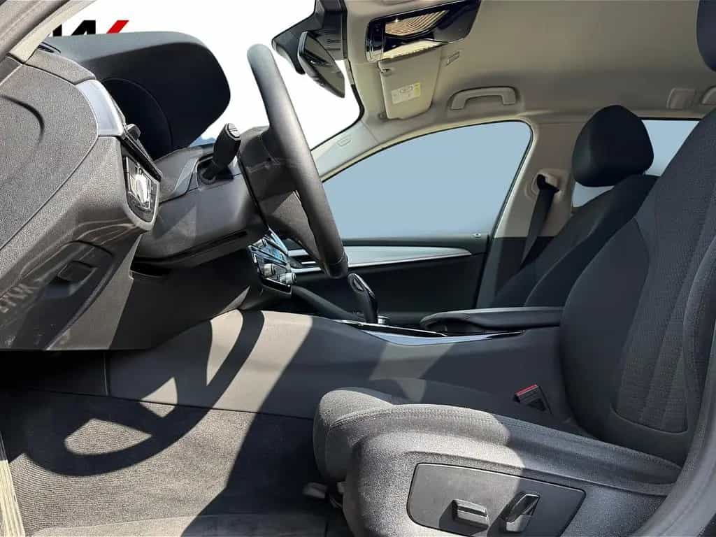BMW 5 Series 520d Touring KAMERA*AHK*4ZONEN*DRIVINGASSISTANT* 02/2022-photo-8