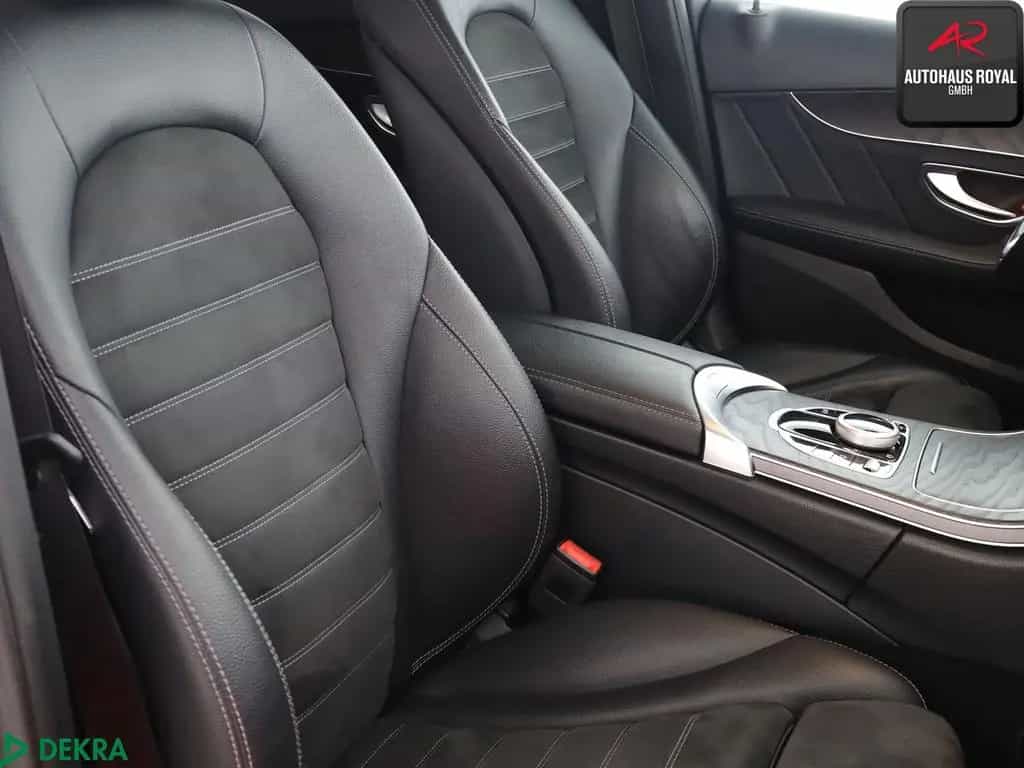 Mercedes-Benz C 220 d T 3x AMG NIGHT PANO,KEYLESS,AHK,CARPLAY 08/2019-photo-12
