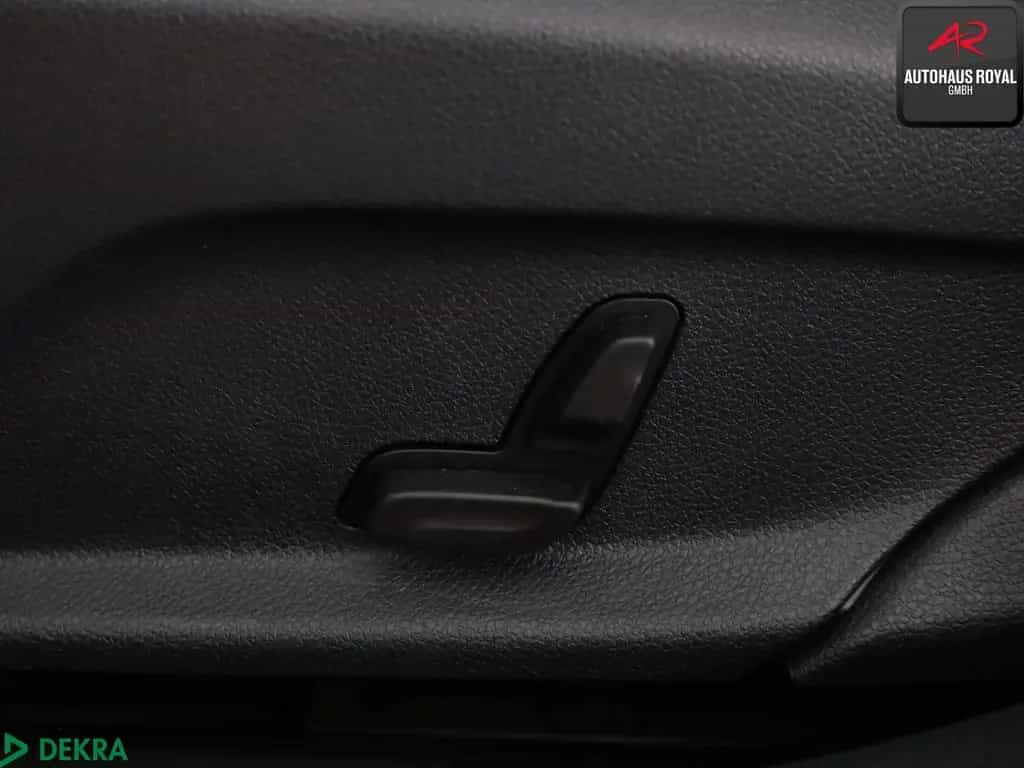 Mercedes-Benz C 220 d T 3x AMG NIGHT PANO,KEYLESS,AHK,CARPLAY 08/2019-photo-23