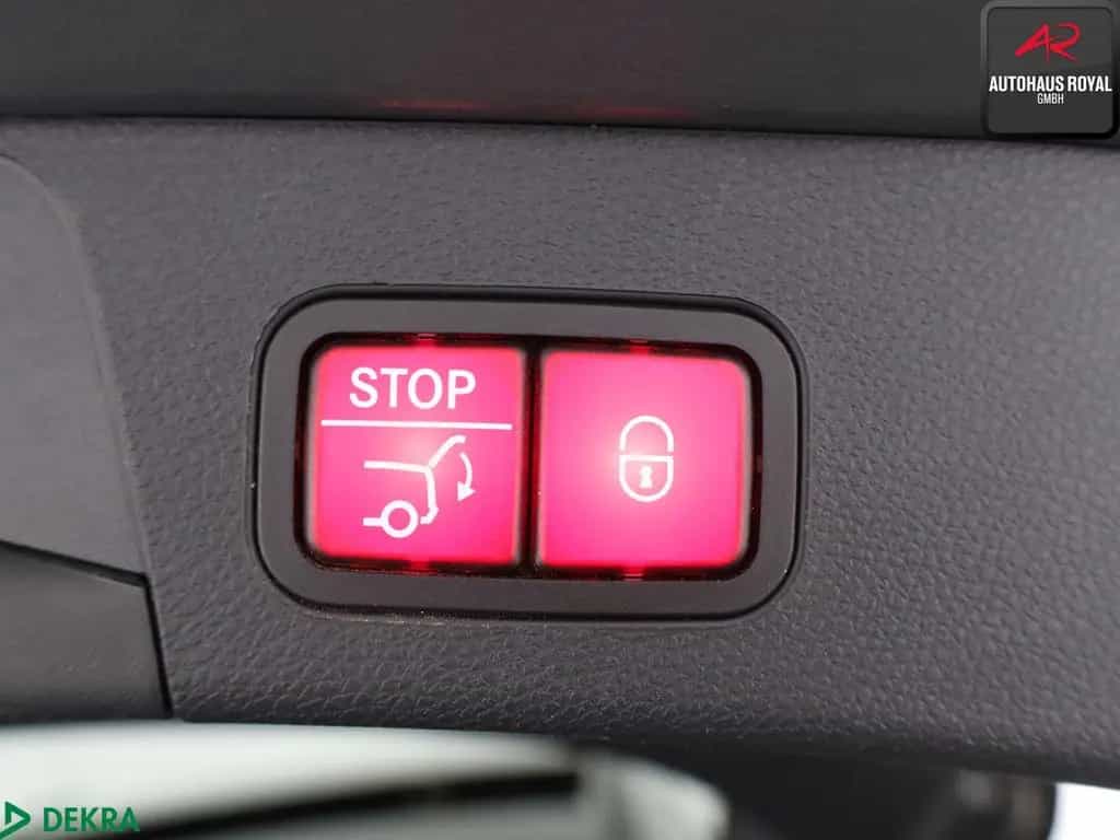 Mercedes-Benz C 220 d T 3x AMG NIGHT PANO,KEYLESS,AHK,CARPLAY 08/2019-photo-24