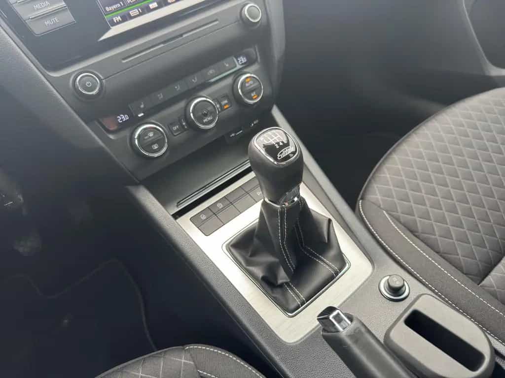 Skoda Octavia Combi Edition*Xenon*AHK* 06/2016-photo-16