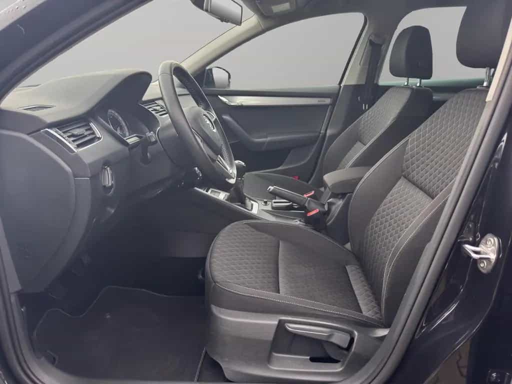 Skoda Octavia Combi Edition*Xenon*AHK* 06/2016-photo-8