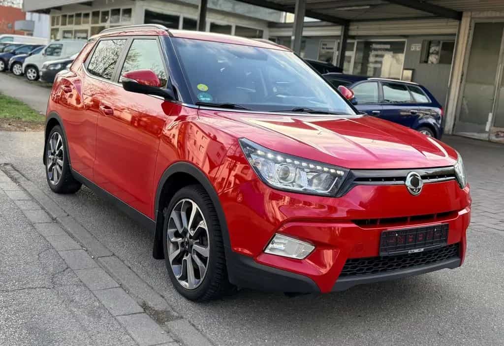 Ssangyong Tivoli 1.6 e-XDi 160 QUARTZ 2WD/R-KAM/LEDER/NAVI 10/2016-photo-1