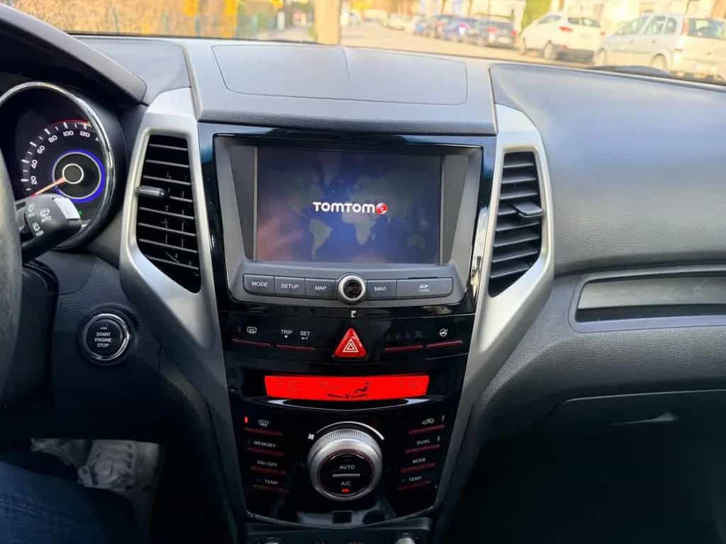 Ssangyong Tivoli 1.6 e-XDi 160 QUARTZ 2WD/R-KAM/LEDER/NAVI 10/2016-photo-10