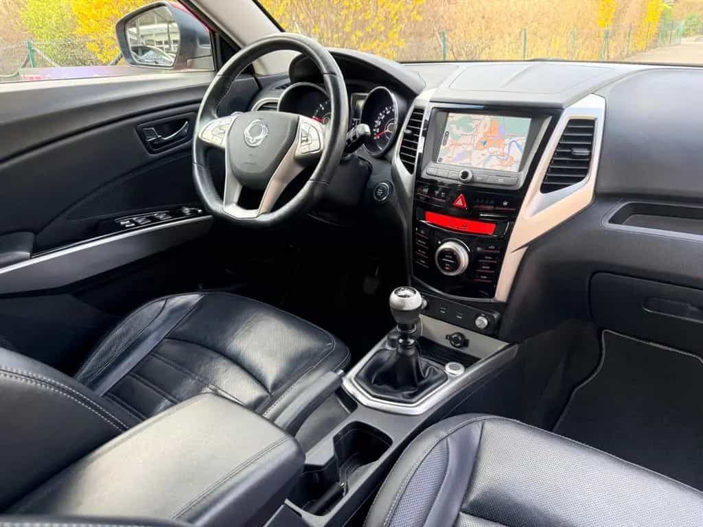 Ssangyong Tivoli 1.6 e-XDi 160 QUARTZ 2WD/R-KAM/LEDER/NAVI 10/2016-photo-19
