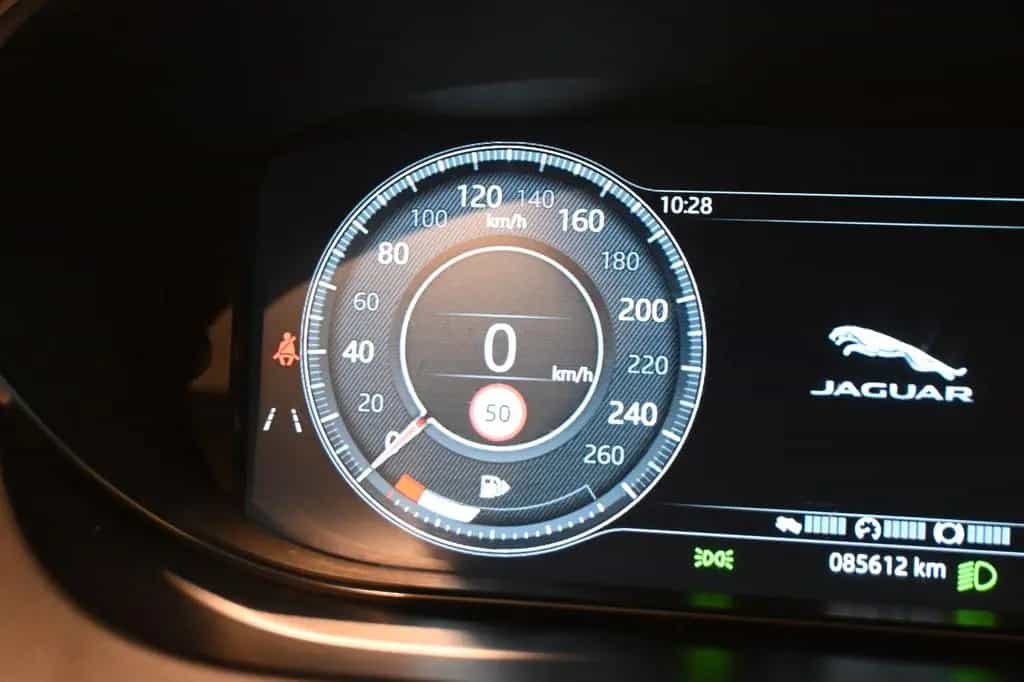 Jaguar E-Pace 2.0 T P200 AWD / CAMERA / CARPLAY !! 05/2019-photo-11