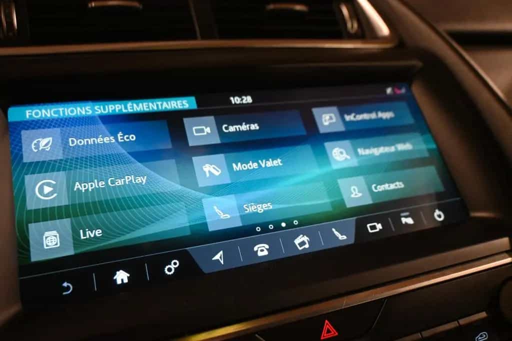 Jaguar E-Pace 2.0 T P200 AWD / CAMERA / CARPLAY !! 05/2019-photo-22