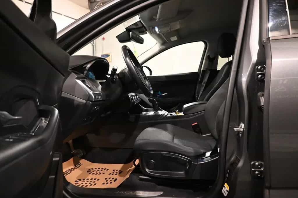 Jaguar E-Pace 2.0 T P200 AWD / CAMERA / CARPLAY !! 05/2019-photo-9