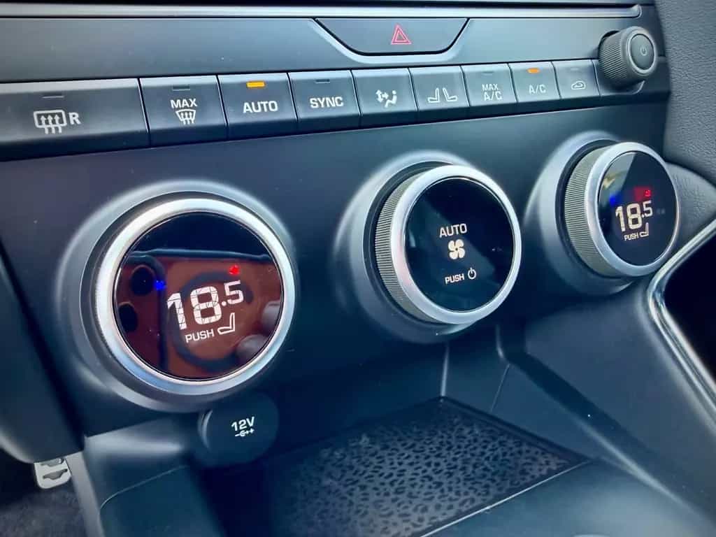 Jaguar E-Pace R-Dynamic SE AWD Perf-Paket*Pano*Garantie 09/2019-photo-11