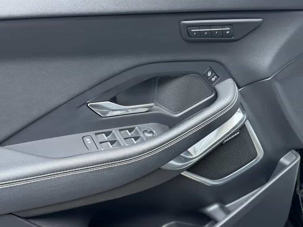 Jaguar E-Pace R-Dynamic SE AWD Perf-Paket*Pano*Garantie 09/2019-photo-19
