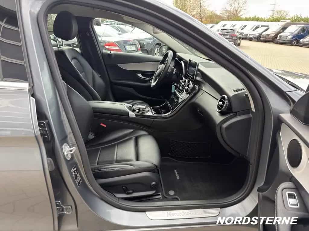 Mercedes-Benz C 250 Avantgarde Led AHK Navi Totwinkel Ambiente 01/2018-photo-11
