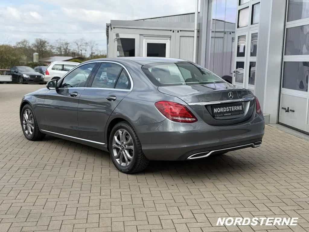 Mercedes-Benz C 250 Avantgarde Led AHK Navi Totwinkel Ambiente 01/2018-photo-3