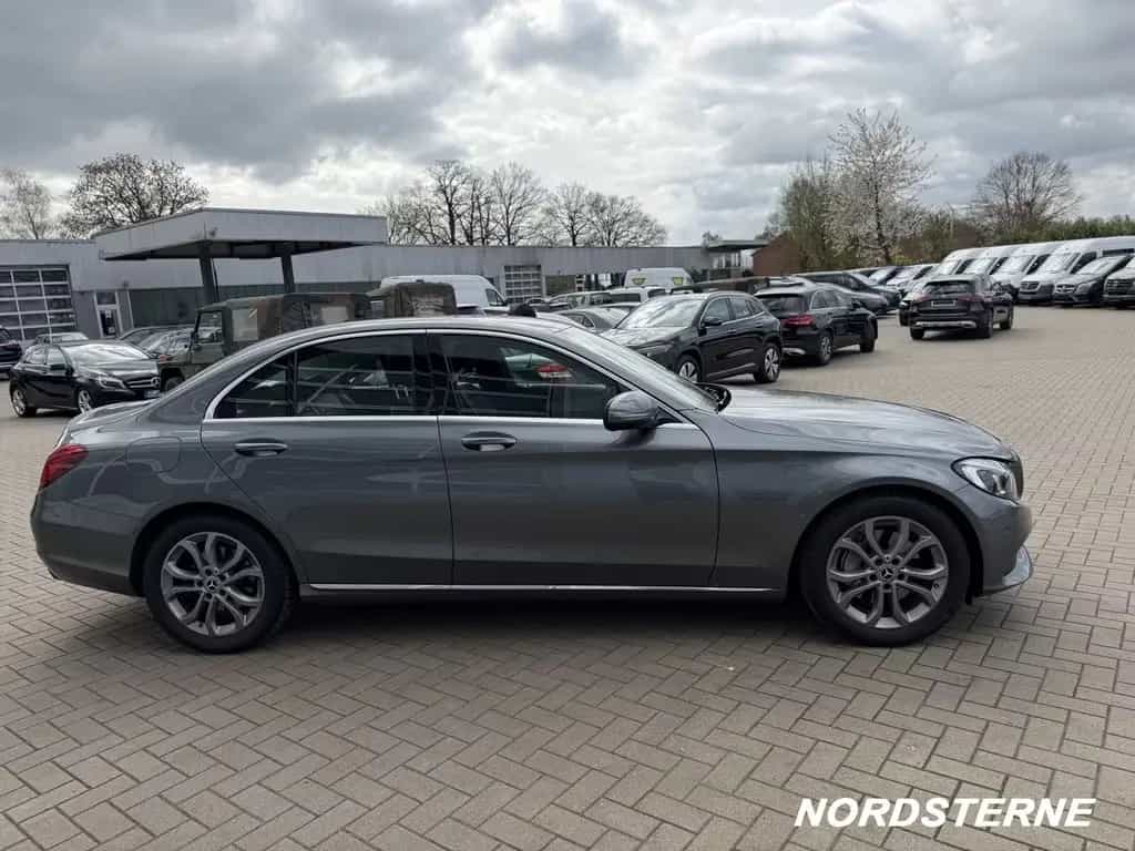 Mercedes-Benz C 250 Avantgarde Led AHK Navi Totwinkel Ambiente 01/2018-photo-7