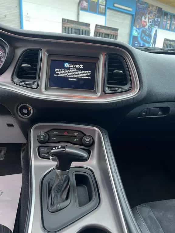 Dodge Challenger SXT Black Top 20 Zoll 01/2023-photo-16